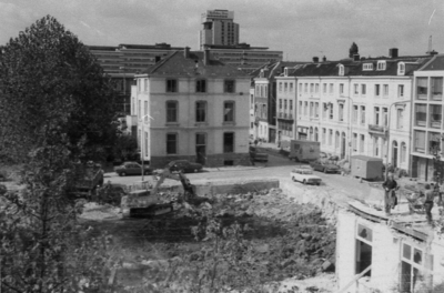241821 Gezicht op de sloop in de Stationswijk te Utrecht op de hoek van de Stationsdwarsstraat en de Stationsstraat ...